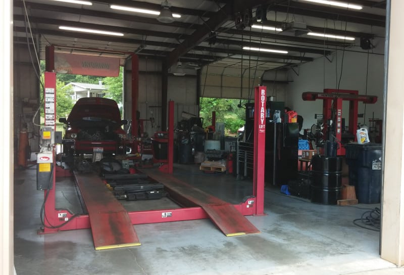 Car Mechanic, Mooresville, NC Highway Tire Auto & Lube